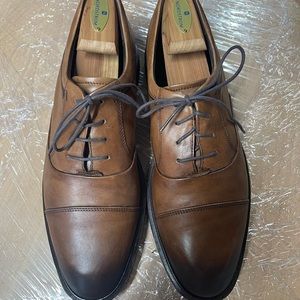 Mens Ecco brand dress shoes. Only worn a couple of times. In like new condition